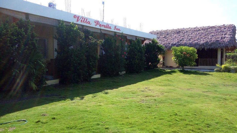 Villa Peralta Inn Donsol Extérieur photo